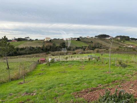 Moradia t4 + t2 perto de caldas da rainha