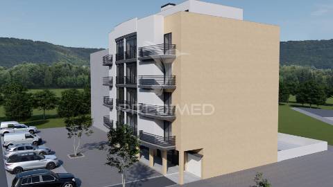 Loja com wc e amplo terraço na quinta flamenga, vialonga