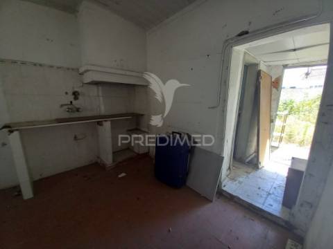 Moradia térrea t1 + logradouro santo antónio da charneca