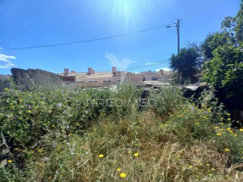 Moradia térrea t1 + logradouro santo antónio da charneca