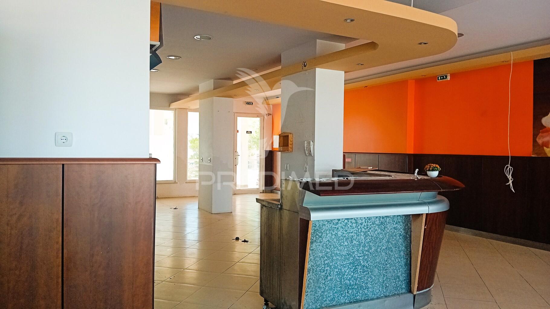 Loja comercial situada na  má partilha em alvor