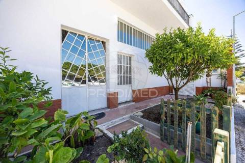 Moradia t4+ no funchalinho - próximo às praias!*