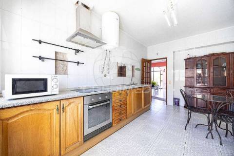 Moradia t4+ no funchalinho - próximo às praias!*