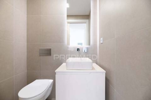 Apartamento t3 em condomínio fechado, com piscina e box.