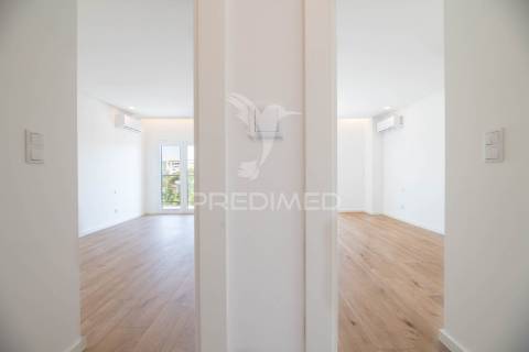 Apartamento t3 em condomínio fechado, com piscina e box.