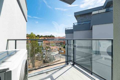 Apartamento t3 em condomínio fechado, com piscina e box.