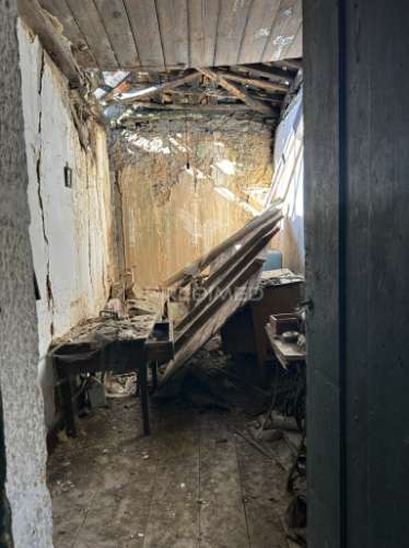 Moradia  em ruínas, em barcos , tabuaço