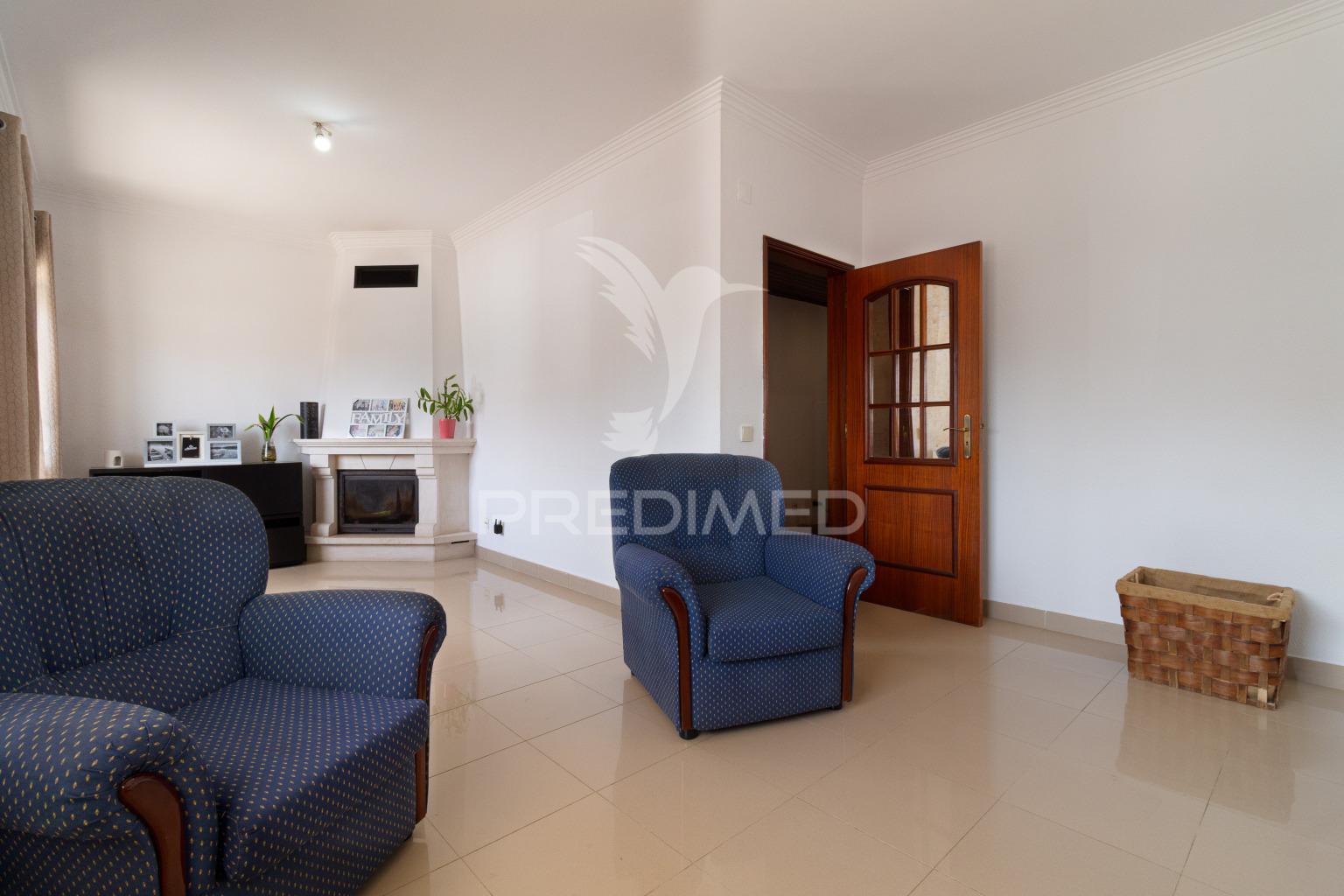 Apartamento t3 em rés-do-chão  em  azeitão