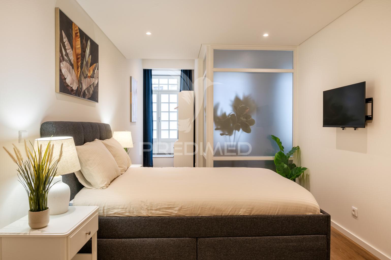 Apartamento t1+1 novo - junto à batalha - porto