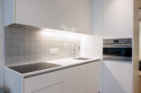 Apartamento t1+1 novo - junto à batalha - porto