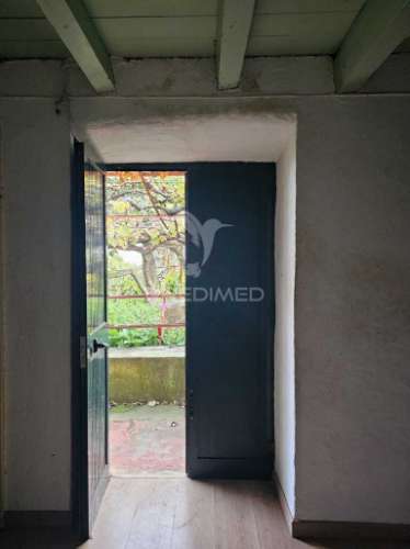 Moradia típica madeirense com terreno de 3140 m²