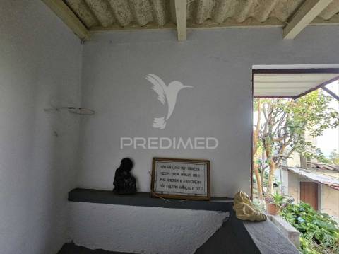 Moradia típica madeirense com terreno de 3140 m²