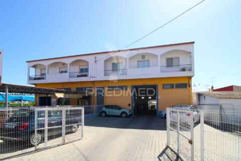 Apartamento mais comércio à venda no chelote, faro