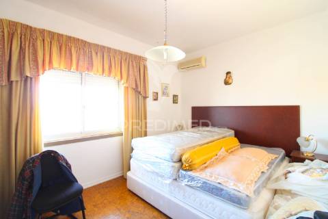 Apartamento mais comércio à venda no chelote, faro