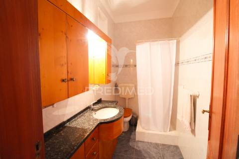 Apartamento mais comércio à venda no chelote, faro