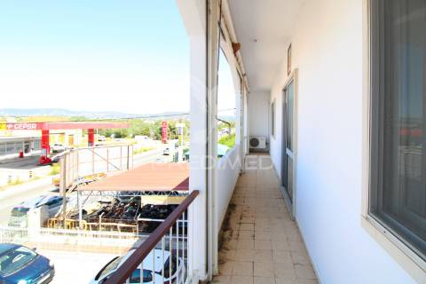 Apartamento mais comércio à venda no chelote, faro