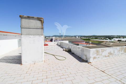 Apartamento mais comércio à venda no chelote, faro