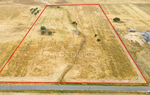 Quinta com 2,8250 ha e ruínas com 46 m2 em fornalhas velhas