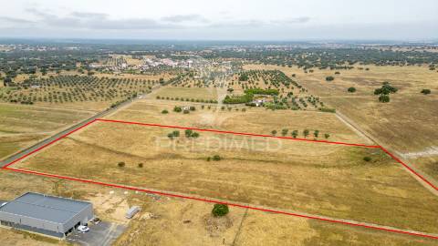 Quinta com 2,8250 ha e ruínas com 46 m2 em fornalhas velhas