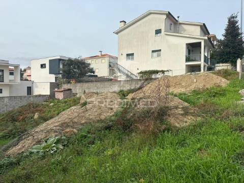 Lote de terreno para construção