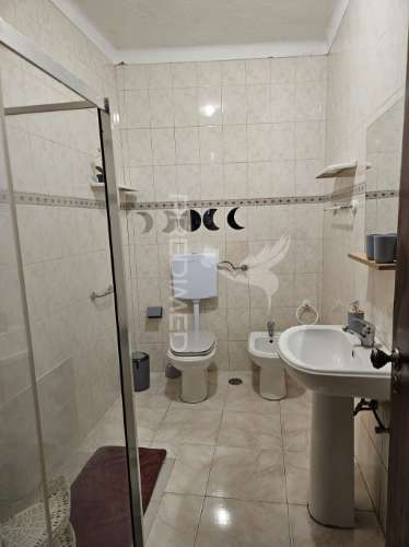 Moradia de 2 andares com grande potencial em alter do chão