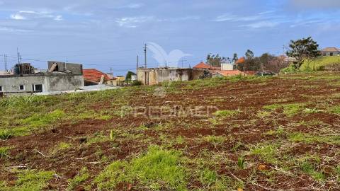Moradia t3 em ruína - ponta do pargo . calheta - ilha da madeira