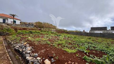Moradia t3 em ruína - ponta do pargo . calheta - ilha da madeira