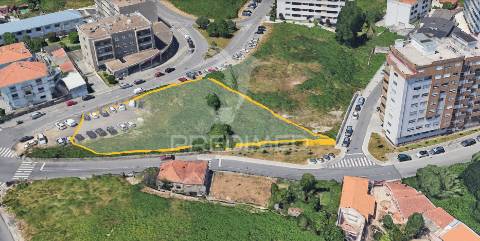 Terreno para construção em altura em oliveira do douro