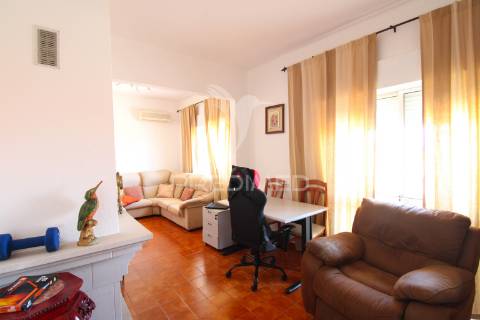 Apartamento t3+1  no chelote, faro