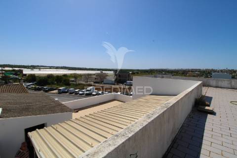 Apartamento t3+1  no chelote, faro