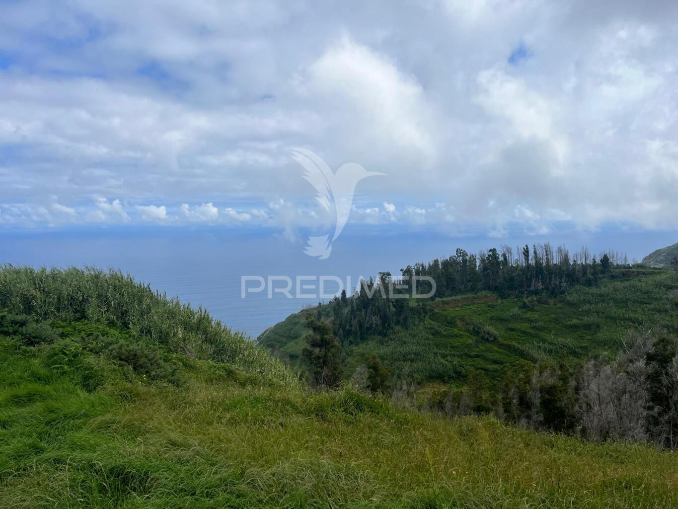 Terreno com 6.620 m2 na ponta do pargo