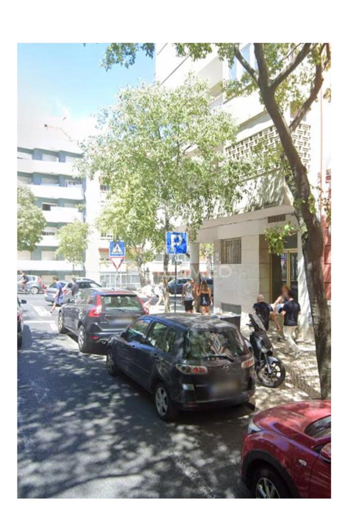 ? t1 remodelado com 3 varandas no coração de arroios – luz, charme e conforto em lisboa! ?