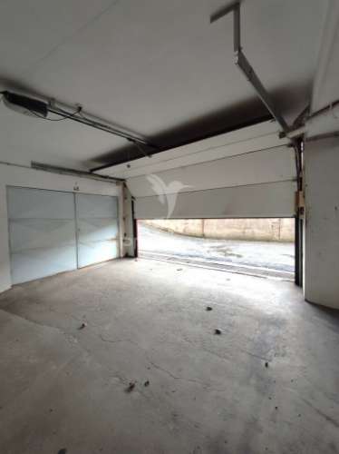 Garagem fechada a venda, vila do conde, rua das violetas.
