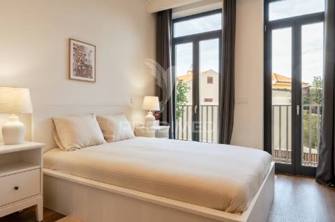 Apartamento t2 novo - junto à batalha - porto