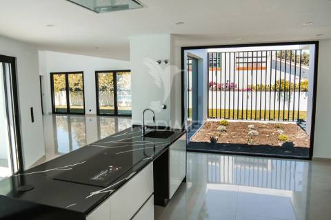 Moradia nova - urbanização verdizela