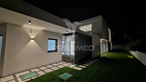 Moradia nova - urbanização verdizela