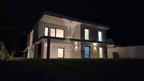 Moradia nova - urbanização verdizela