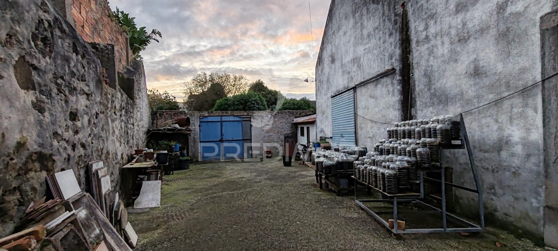 Armazem e casa para venda