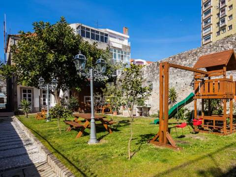 Prédio al com 11 suites em funcionamento