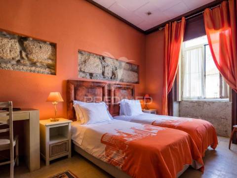 Prédio al com 11 suites em funcionamento