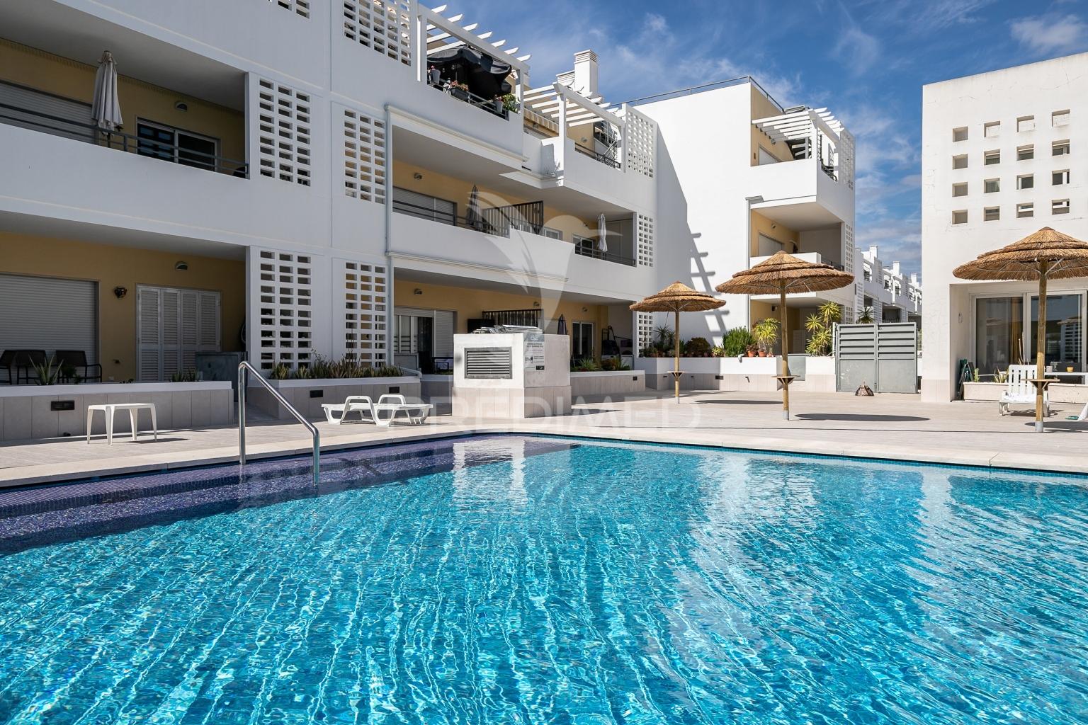 Apartamento t2 em condomínio c/ piscina em cabanas de tavira