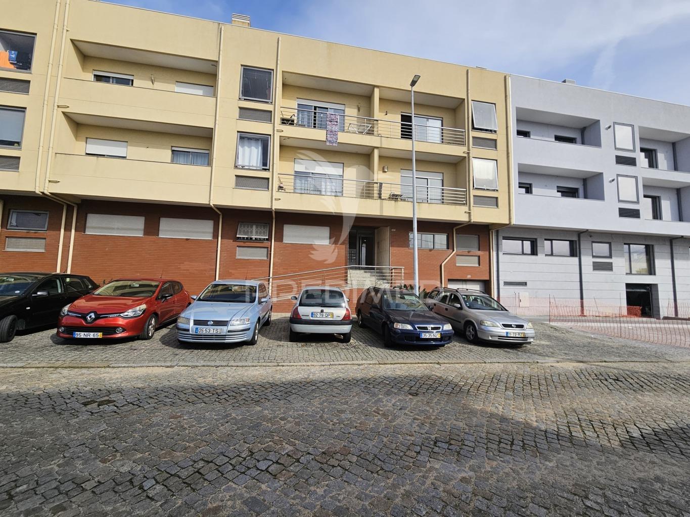Apartamento t2 ao metro de santo ovídeo