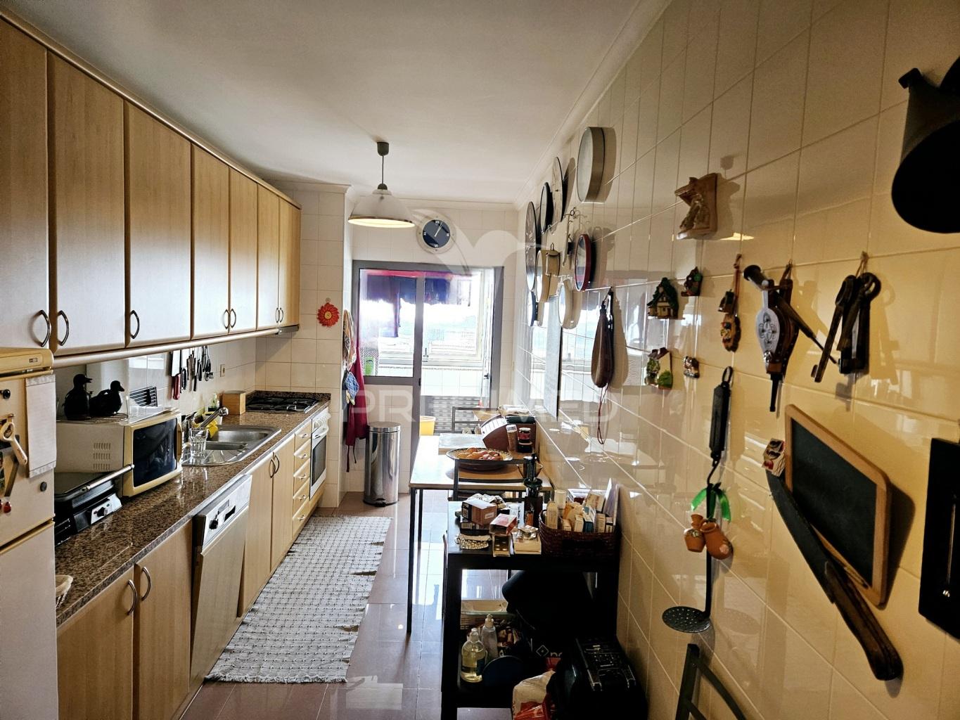 Apartamento t2 ao metro de santo ovídeo