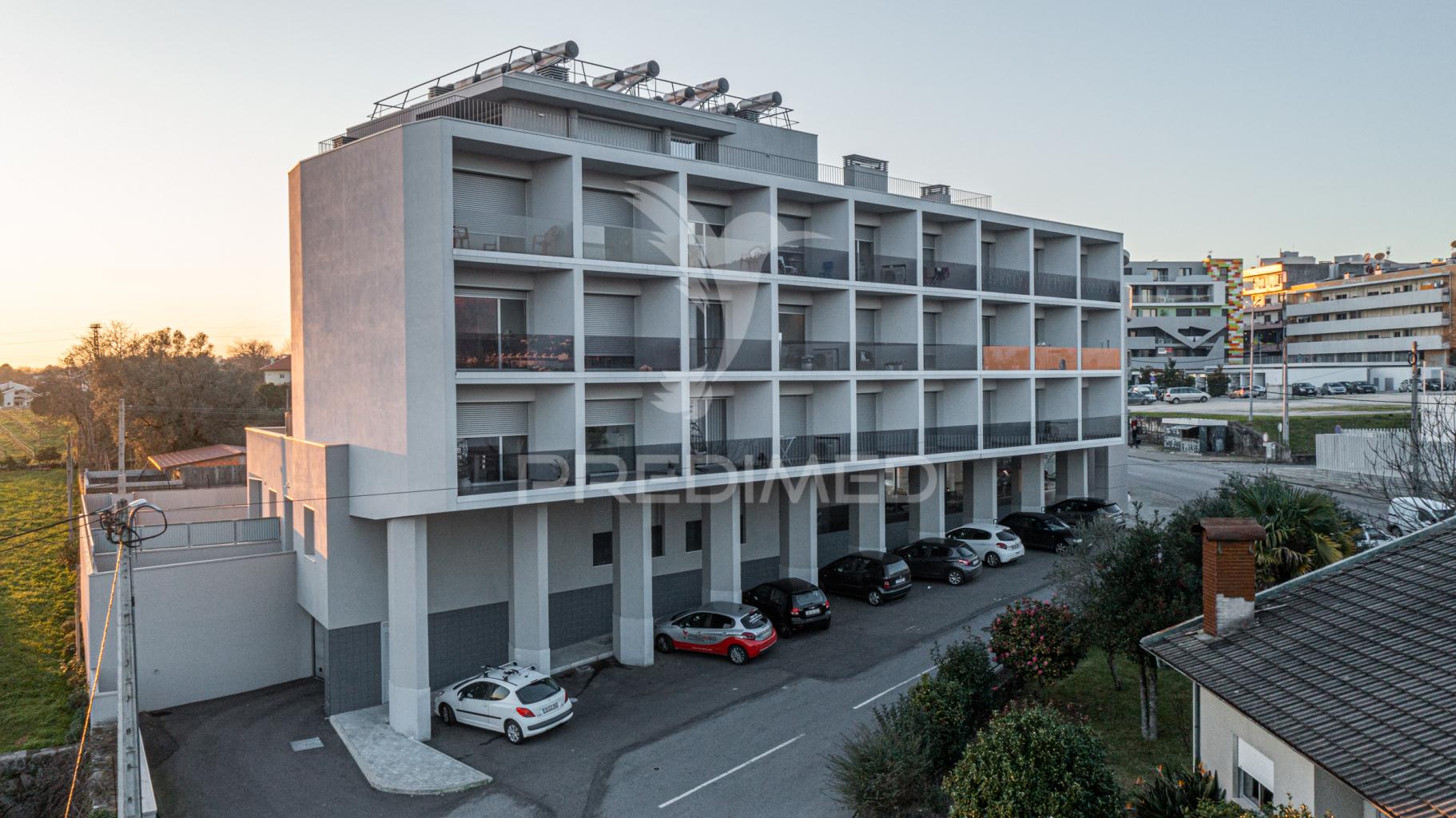 Apartamento t2, seminovo - ferreiros, amares