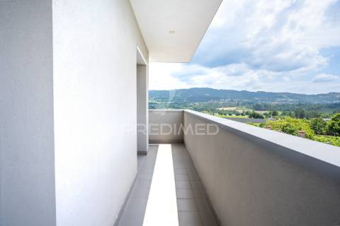 Apartamento t2, seminovo - ferreiros, amares