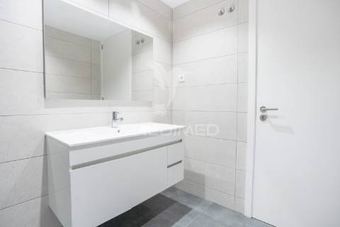 Apartamento t2, seminovo - ferreiros, amares