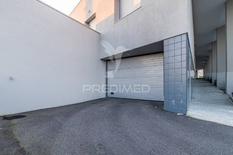 Apartamento t2, seminovo - ferreiros, amares