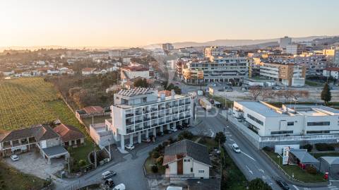 Apartamento t2, seminovo - ferreiros, amares