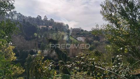 ? terreno para o seu novo lar, junto ao douro! ?