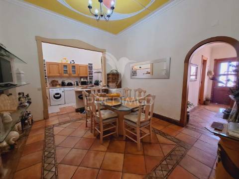 Fantástica moradia na zona do parragil em loulé